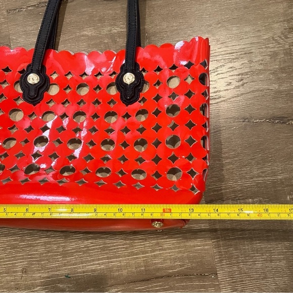 Spartina 449 Daisy Dash Vibrant Red Laquer Tote medium size leather EUC - Picture 5 of 7